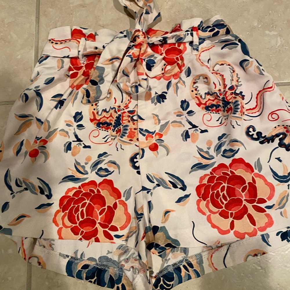 Floral shorts that tie in front